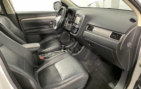Mitsubishi Outlander III рестайлинг 3, 2012 год, 1 350 000 рублей, 14 фотография