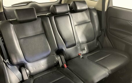 Mitsubishi Outlander III рестайлинг 3, 2012 год, 1 350 000 рублей, 15 фотография