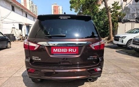 Isuzu MU-X, 2024 год, 2 740 000 рублей, 5 фотография