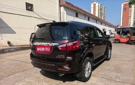 Isuzu MU-X, 2024 год, 2 740 000 рублей, 4 фотография