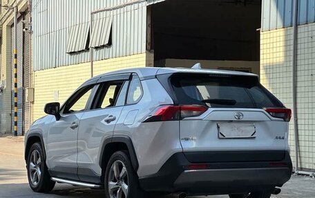 Toyota RAV4, 2022 год, 3 100 999 рублей, 3 фотография