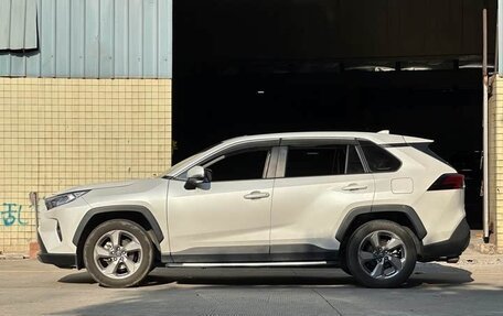 Toyota RAV4, 2022 год, 3 100 999 рублей, 4 фотография