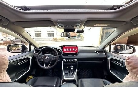 Toyota RAV4, 2022 год, 3 100 999 рублей, 7 фотография