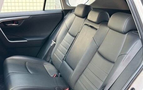 Toyota RAV4, 2022 год, 3 100 999 рублей, 13 фотография