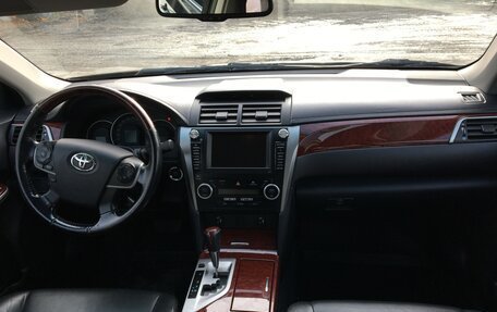 Toyota Camry, 2011 год, 1 850 000 рублей, 2 фотография