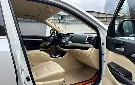 Toyota Highlander III, 2021 год, 2 650 000 рублей, 8 фотография