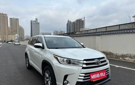 Toyota Highlander III, 2021 год, 2 650 000 рублей, 3 фотография