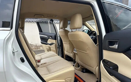 Toyota Highlander III, 2021 год, 2 650 000 рублей, 11 фотография