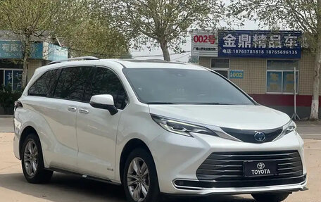 Toyota Sienna, 2022 год, 3 900 000 рублей, 3 фотография