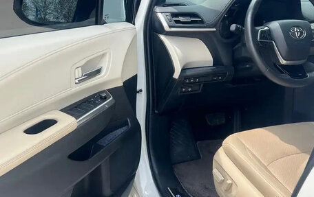 Toyota Sienna, 2022 год, 3 900 000 рублей, 6 фотография