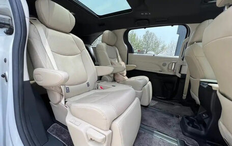 Toyota Sienna, 2022 год, 3 900 000 рублей, 12 фотография