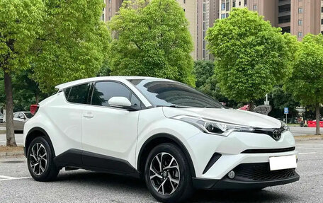 Toyota C-HR I рестайлинг, 2021 год, 1 720 000 рублей, 2 фотография