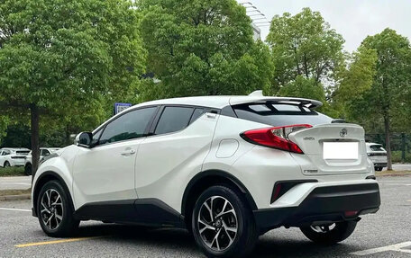 Toyota C-HR I рестайлинг, 2021 год, 1 720 000 рублей, 3 фотография