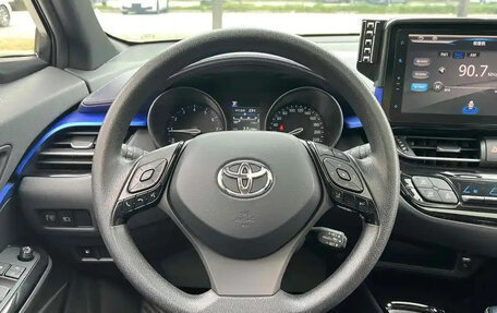 Toyota C-HR I рестайлинг, 2021 год, 1 720 000 рублей, 8 фотография