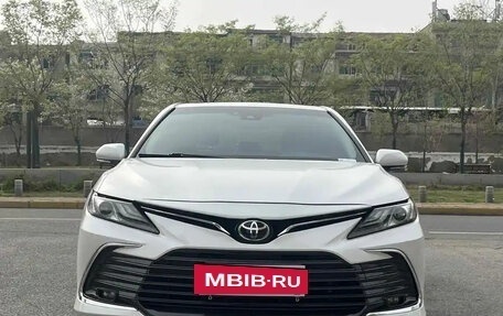 Toyota Camry, 2021 год, 1 980 000 рублей, 2 фотография