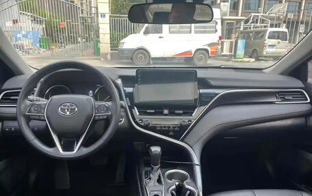 Toyota Camry, 2021 год, 1 980 000 рублей, 5 фотография