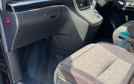 Toyota Vellfire I, 2012 год, 2 750 000 рублей, 10 фотография