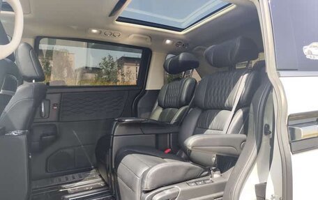 Honda Elysion, 2022 год, 3 250 000 рублей, 16 фотография