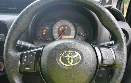 Toyota Vitz, 2018 год, 950 000 рублей, 11 фотография