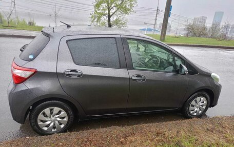 Toyota Vitz, 2018 год, 950 000 рублей, 6 фотография