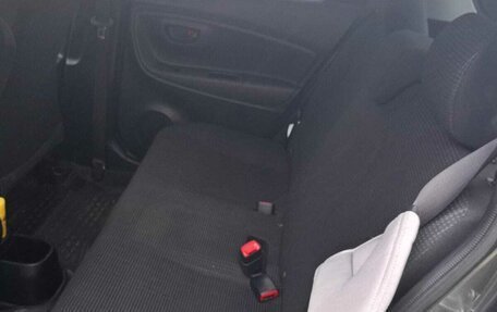 Toyota Vitz, 2018 год, 950 000 рублей, 8 фотография