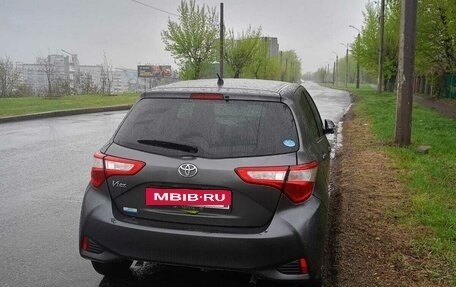 Toyota Vitz, 2018 год, 950 000 рублей, 5 фотография