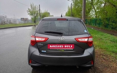 Toyota Vitz, 2018 год, 950 000 рублей, 9 фотография