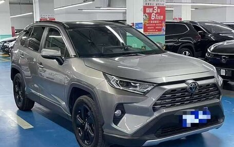 Toyota RAV4, 2021 год, 2 530 000 рублей, 1 фотография