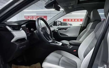 Toyota RAV4, 2021 год, 2 530 000 рублей, 5 фотография