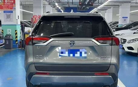 Toyota RAV4, 2021 год, 2 530 000 рублей, 3 фотография