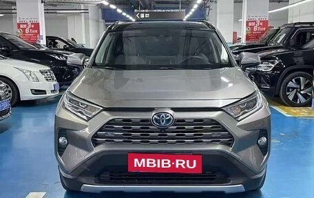 Toyota RAV4, 2021 год, 2 530 000 рублей, 4 фотография