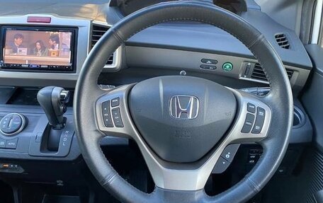 Honda Freed I, 2016 год, 869 000 рублей, 10 фотография