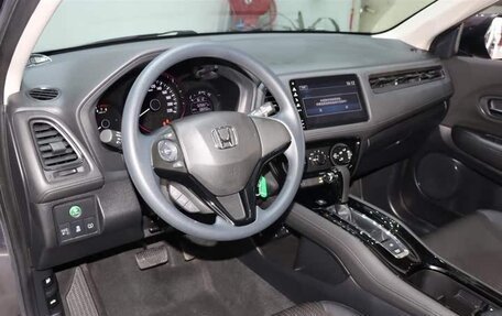 Honda Vezel, 2021 год, 1 600 000 рублей, 9 фотография