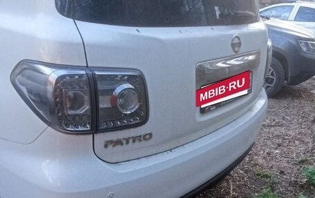 Nissan Patrol, 2011 год, 2 000 000 рублей, 3 фотография