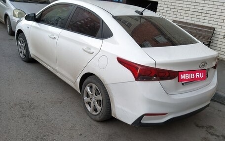 Hyundai Solaris II рестайлинг, 2018 год, 1 100 000 рублей, 3 фотография