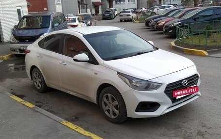 Hyundai Solaris II рестайлинг, 2018 год, 1 100 000 рублей, 4 фотография
