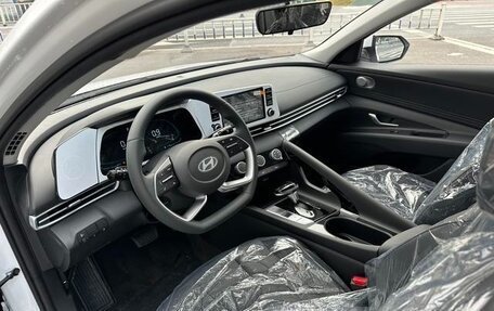 Hyundai Elantra, 2025 год, 1 640 000 рублей, 6 фотография
