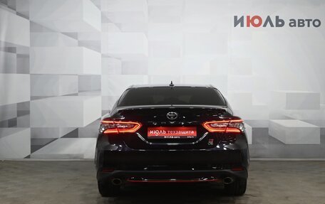 Toyota Camry, 2021 год, 3 350 000 рублей, 5 фотография