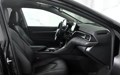 Toyota Camry, 2021 год, 3 350 000 рублей, 10 фотография