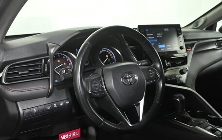 Toyota Camry, 2021 год, 3 350 000 рублей, 14 фотография