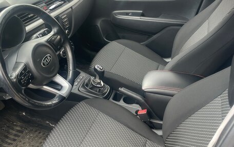 KIA Rio IV, 2018 год, 1 300 000 рублей, 9 фотография
