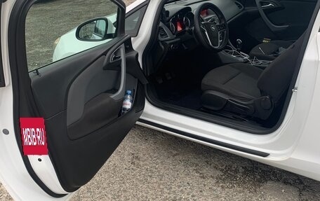 Opel Astra J, 2013 год, 960 000 рублей, 10 фотография