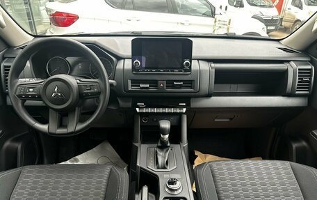 Mitsubishi L200, 2024 год, 4 695 000 рублей, 9 фотография