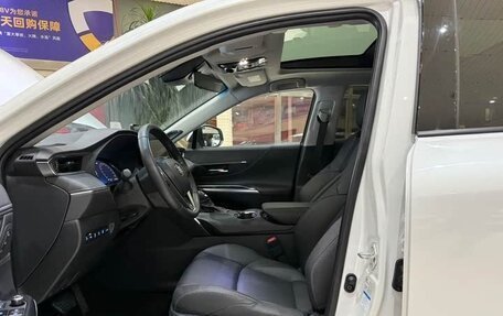 Toyota Venza, 2022 год, 3 250 000 рублей, 18 фотография