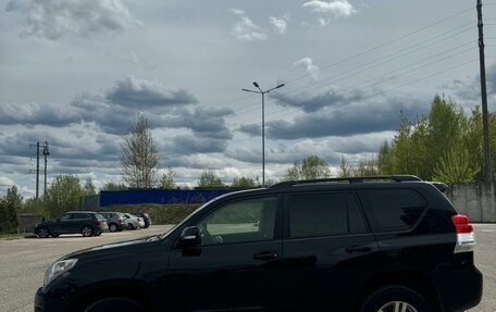 Toyota Land Cruiser Prado 150 рестайлинг 2, 2012 год, 2 600 000 рублей, 2 фотография