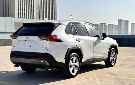 Toyota RAV4, 2021 год, 2 257 000 рублей, 7 фотография