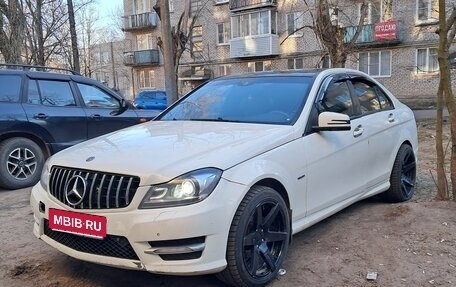 Mercedes-Benz C-Класс, 2011 год, 1 075 000 рублей, 1 фотография