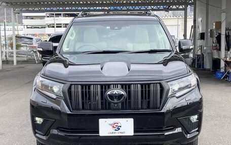 Toyota Land Cruiser Prado 150 рестайлинг 2, 2022 год, 3 720 000 рублей, 1 фотография