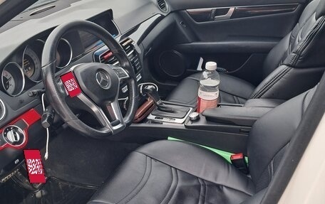 Mercedes-Benz C-Класс, 2011 год, 1 075 000 рублей, 6 фотография