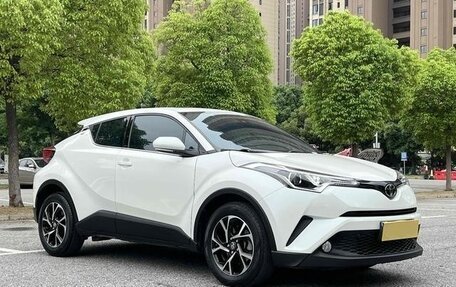 Toyota C-HR I рестайлинг, 2021 год, 1 720 600 рублей, 6 фотография